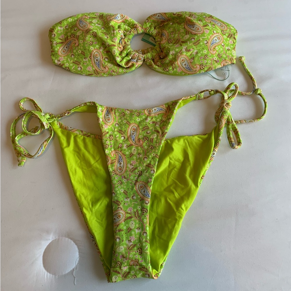 Sexy 2 piece bikini green/paisley design, Large
